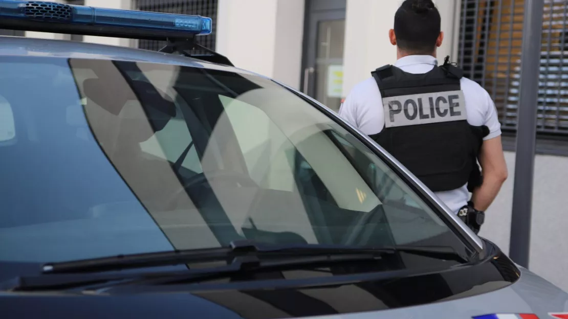 Coups de feu, sabre et vol de trottinette à Grenoble : situation confuse place Saint-Bruno, un policier blessé