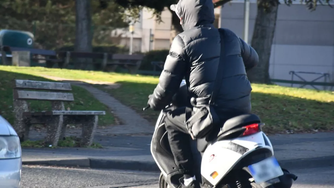 Echirolles : le rodéo urbain se termine mal, un jeune percute une voiture de police