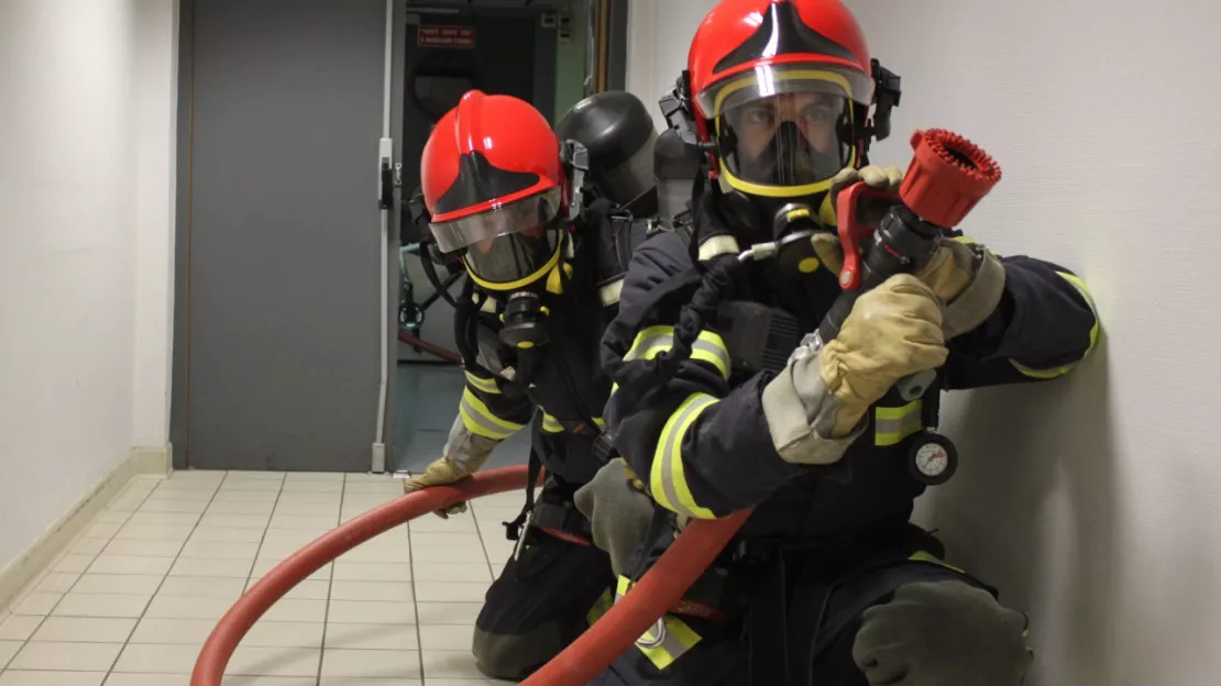 Grenoble : piégées par les flammes, deux personnes sauvées par les pompiers