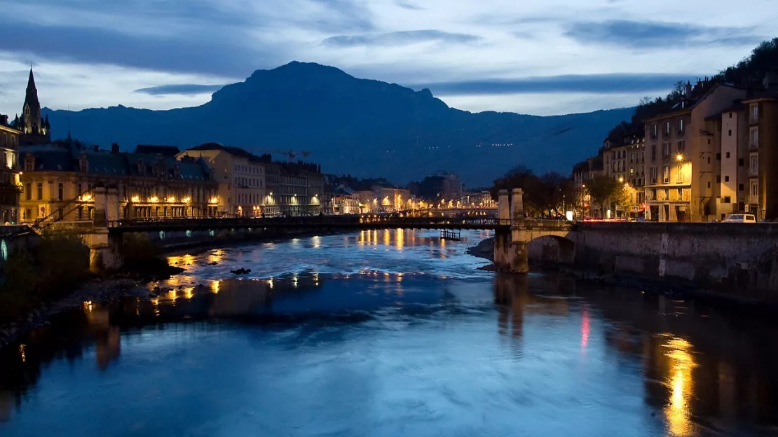 Grenoble : une femme jetée dans l'Isère par un déséquilibré