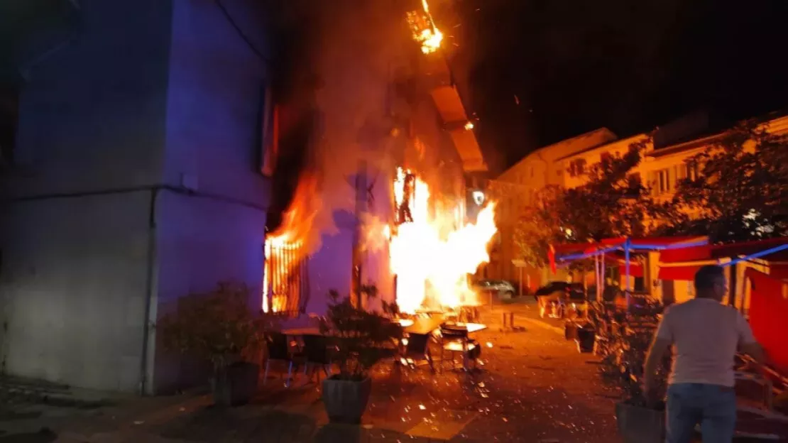 Incendie d'une brasserie à Sassenage : cinq arrestations, dont le gérant