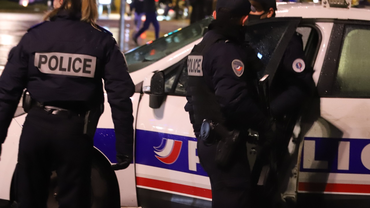 Grenoble : un mort et trois blessés après une fusillade devant un club de football à Mistral Grenoble : un mort et trois blessés après une fusillade devant un club de football à Mistral