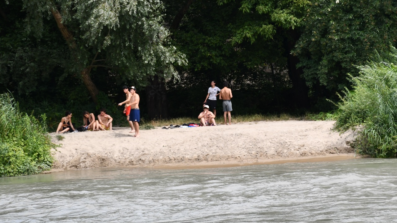 Baignade dans l’Isère à Grenoble : l’opposition réclame les résultats des analyses de l’eau Baignade dans l’Isère à Grenoble : l’opposition réclame les résultats des analyses de l’eau