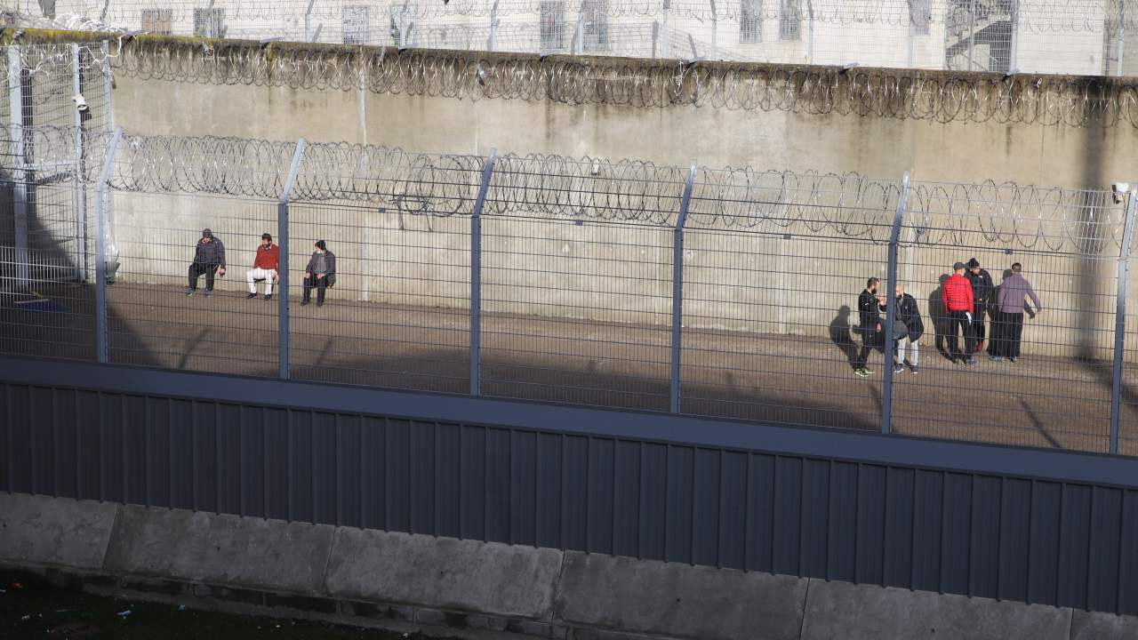 Agresseur sexuel passé à tabac à la prison de Grenoble-Varces : deux codétenus condamnés Agresseur sexuel passé à tabac à la prison de Grenoble-Varces : deux codétenus condamnés