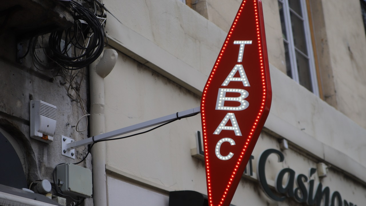 Braquage violent d’un buraliste près de Grenoble : les juges doutent, les suspects relaxés