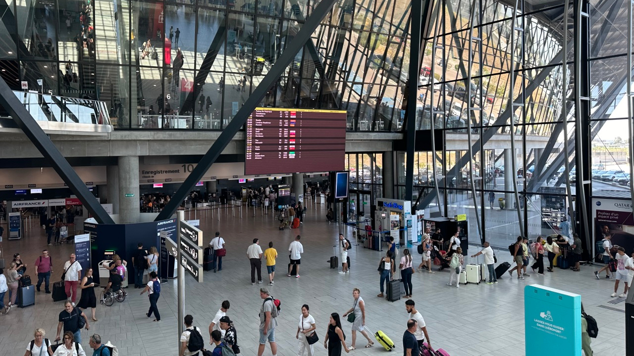 Gendarme percuté à Saint-Égrève : le suspect arrêté à l’aéroport avant de partir en vacances