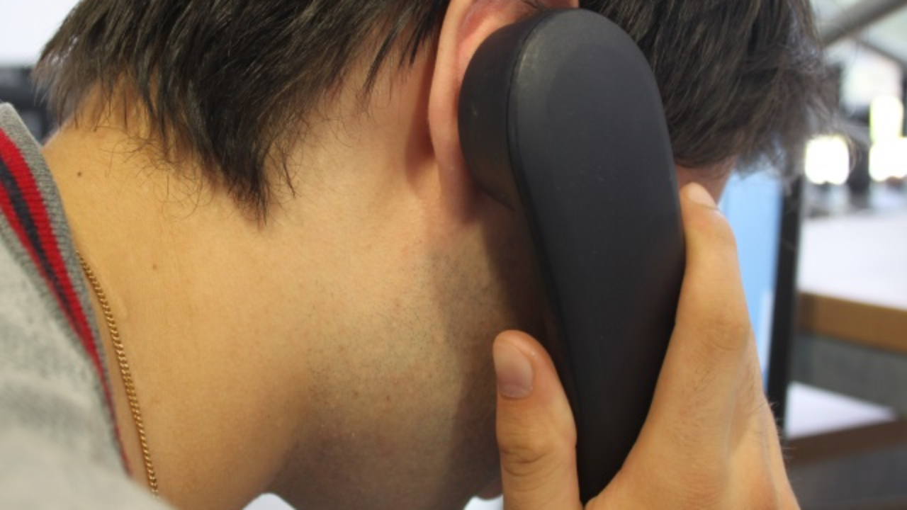 Grenoble : condamné pour 500 appels malveillants à la police, il revient au tribunal pour 750 nouveaux appels Grenoble : condamné pour 500 appels malveillants à la police, il revient au tribunal pour 750 nouveaux appels