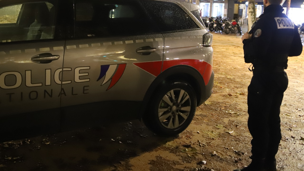 Grenoble : deux blessés après des tirs près de la bibliothèque incendiée Grenoble : deux blessés après des tirs près de la bibliothèque incendiée