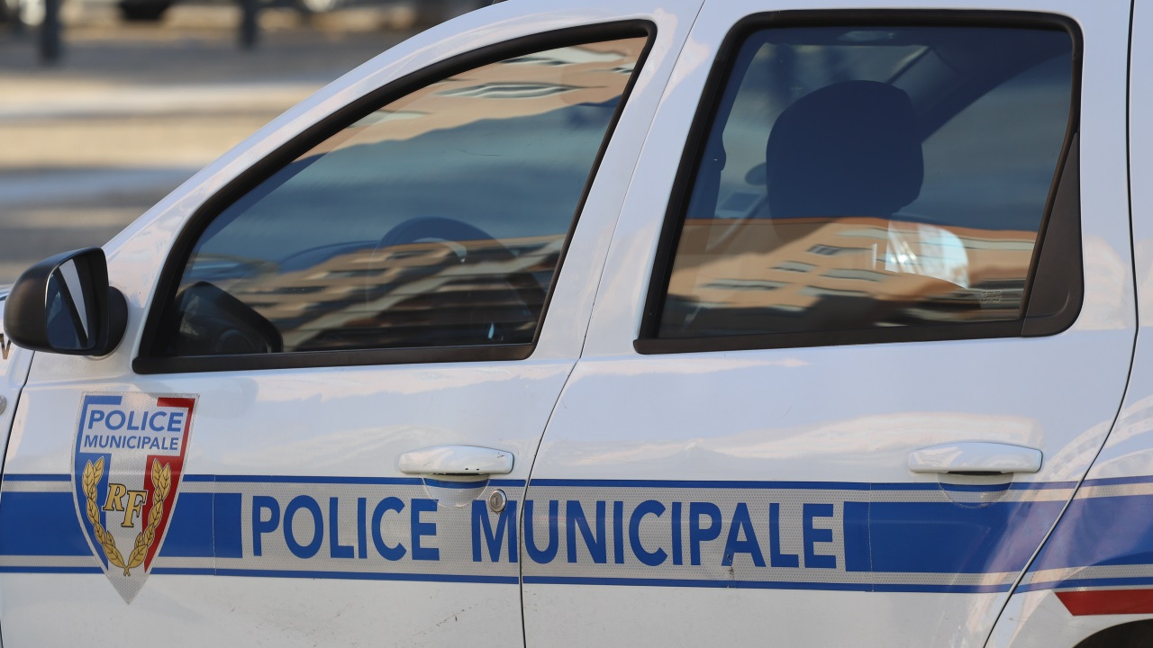 Grenoble : face aux sanctions infligées à deux policiers municipaux, le groupe d’opposition appelle à la mobilisation