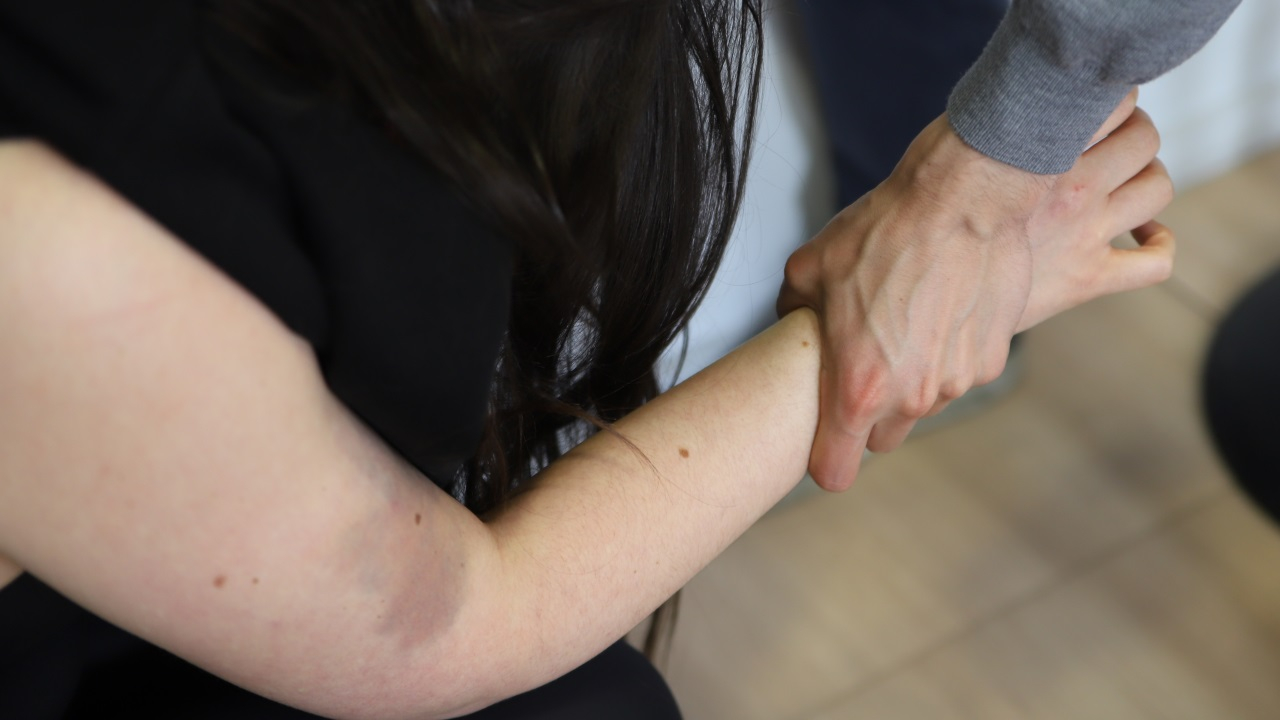 Grenoble : il s&eacute;questre sa compagne et &eacute;cope de prison ferme