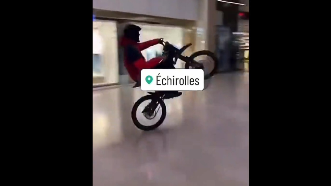 Grenoble : jugé pour un rodéo dans un centre commercial, il garde son permis