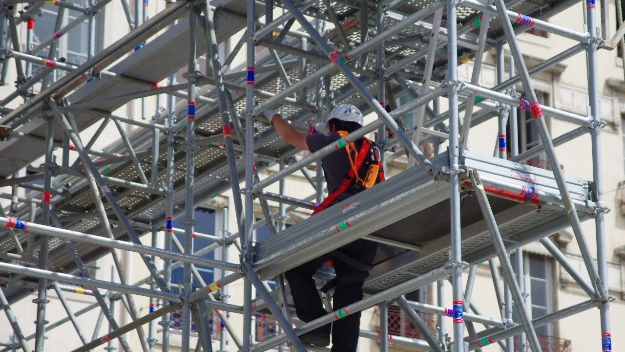 Grenoble : l'ouvrier avait fait une chute mortelle, son patron condamn&eacute;