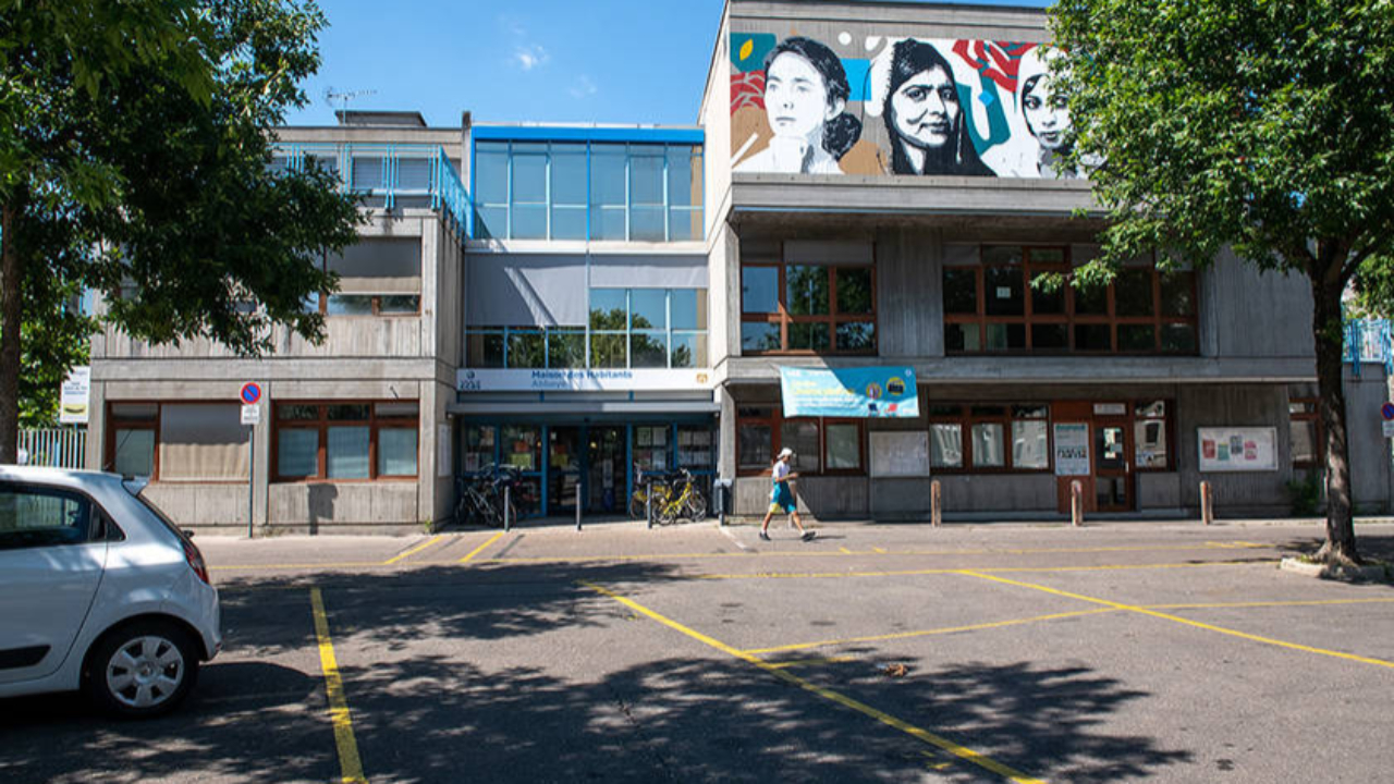 Grenoble : la Maison des Habitants de l'Abbaye d&eacute;grad&eacute;e