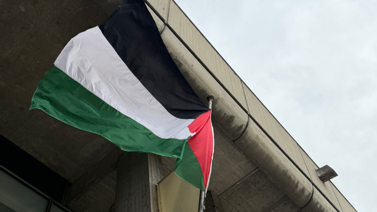 Grenoble : le drapeau palestinien arraché, la mairie porte plainte Grenoble : le drapeau palestinien arraché, la mairie porte plainte