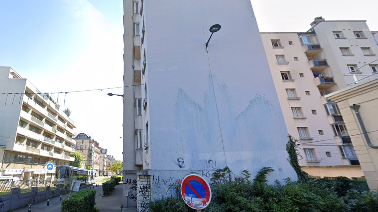 Grenoble : lourde chute pour un jeune homme grièvement blessé Grenoble : lourde chute pour un jeune homme grièvement blessé