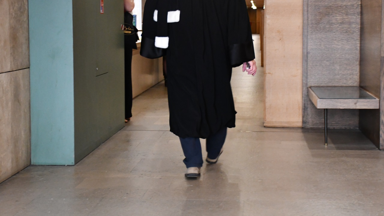 Grenoble : prison ferme pour avoir asperg&eacute; un chauffeur de bus de gaz lacrymog&egrave;ne