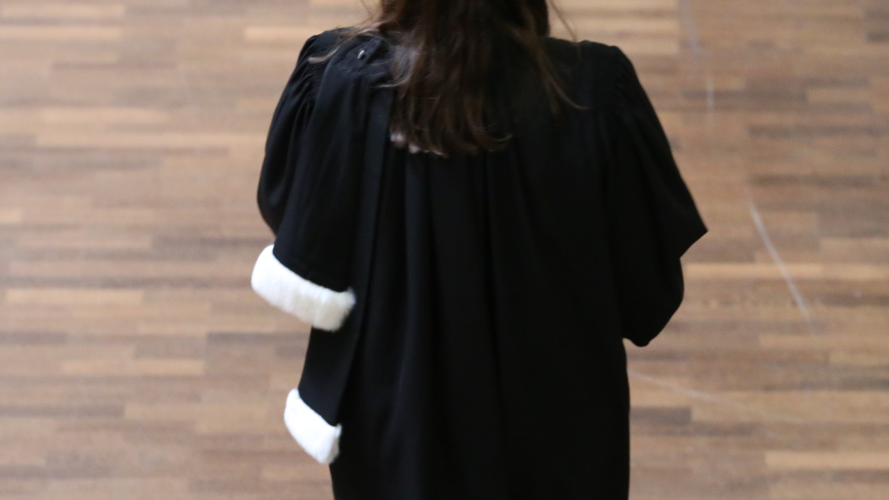 Grenoble : un antis&eacute;mite condamn&eacute; apr&egrave;s avoir men&eacute; la vie dure &agrave; ses voisins juifs