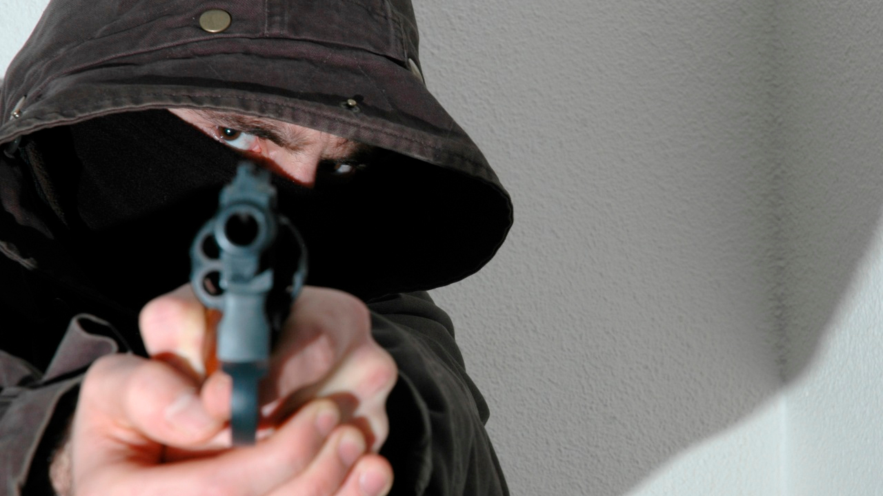 Grenoble : un groupe tire dans la porte d'un appartement, un jeune bless&eacute; par balle