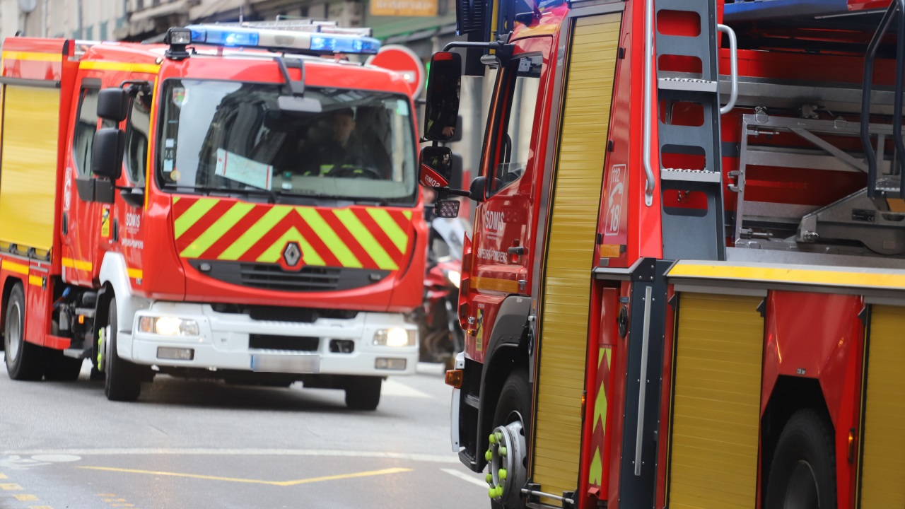 Grenoble : un incendie dans un bâtiment désaffecté Grenoble : un incendie dans un bâtiment désaffecté