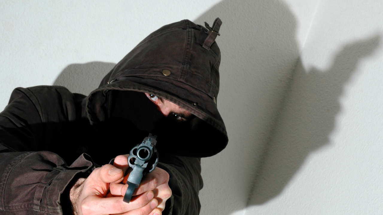 Grenoble : un suspect interpellé après avoir volé une trottinette sous la menace d’une arme de poing Grenoble : un suspect interpellé après avoir volé une trottinette sous la menace d’une arme de poing