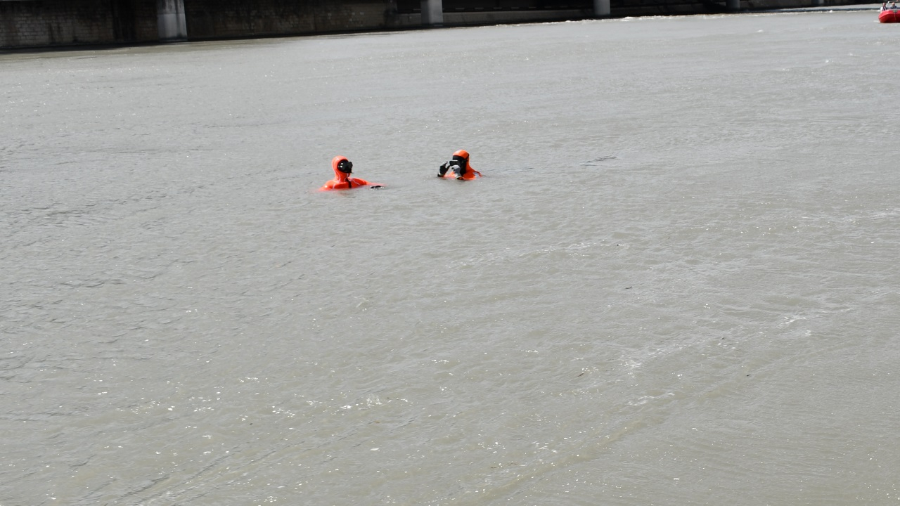 Grenoble : une adolescente saute dans l’Isère, deux policiers lui sauvent la vie