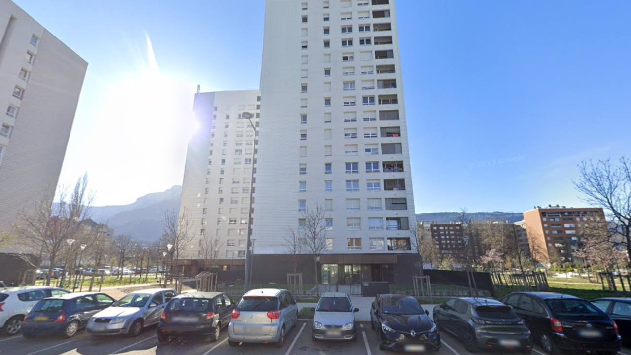 Incendie à Grenoble : deux riverains hospitalisés Incendie à Grenoble : deux riverains hospitalisés