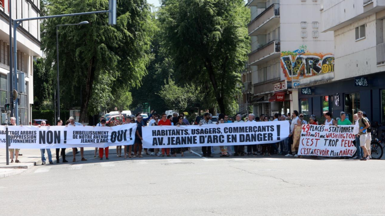 Jeanne d’Arc à Grenoble : nouvel abcès de fixation Jeanne d’Arc à Grenoble : nouvel abcès de fixation