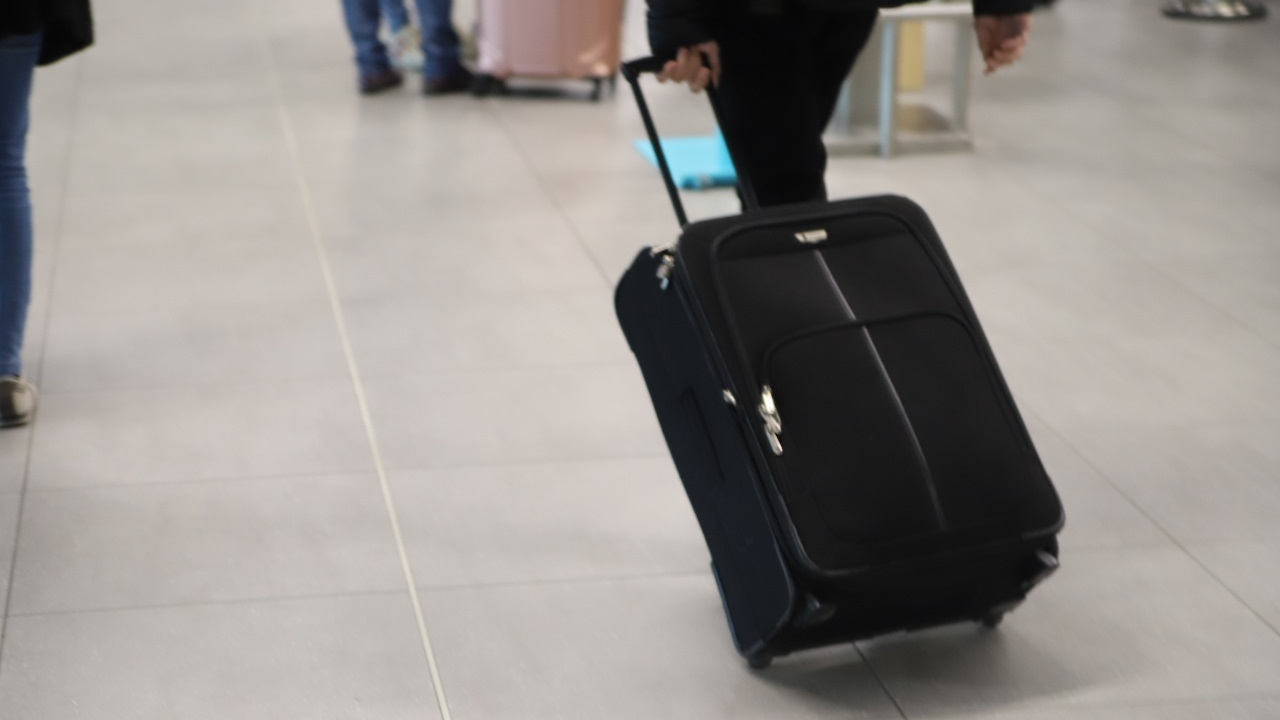 L’aéroport de Grenoble momentanément évacué : un passager était soupçonné de transporter des explosifs