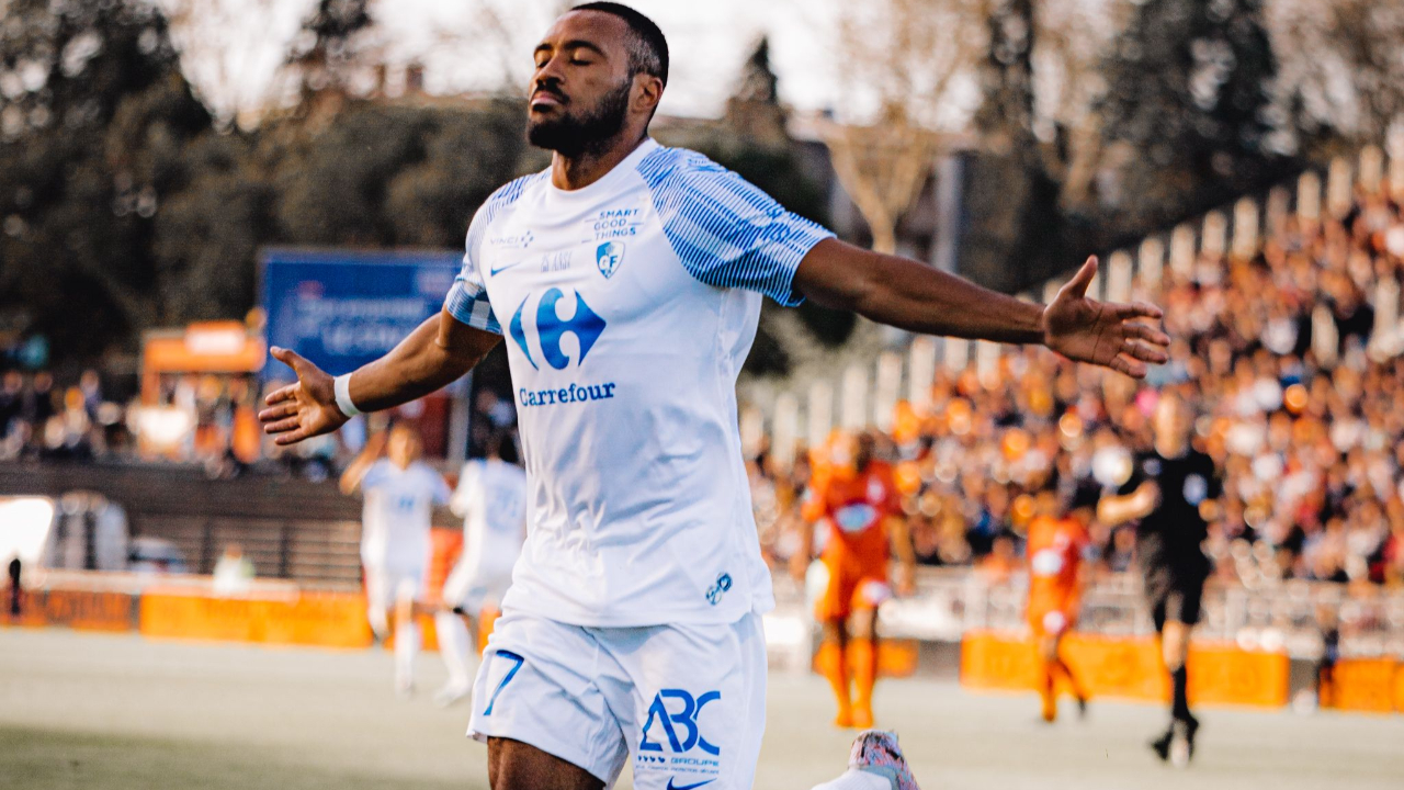 Laval-GF38 : Grenoble poursuit sa série sans convaincre (0-1) Laval-GF38 : Grenoble poursuit sa série sans convaincre (0-1)