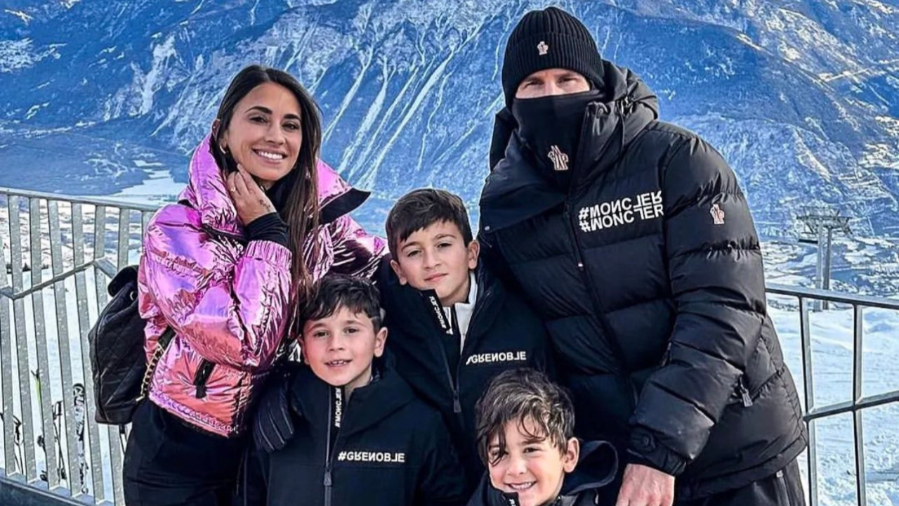 Lionel Messi aper&ccedil;u avec une doudoune "Grenoble"