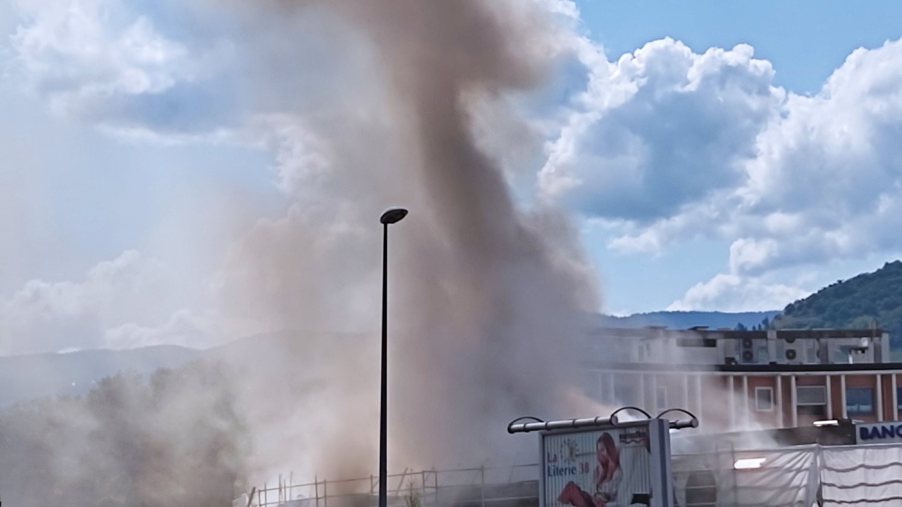 Meylan : important incendie à la Rotonde Meylan : important incendie à la Rotonde