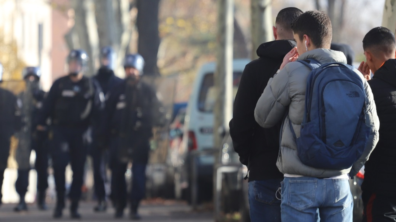 Moirans : un lycéen interpellé après des menaces de mort à caractère antisémite Moirans : un lycéen interpellé après des menaces de mort à caractère antisémite