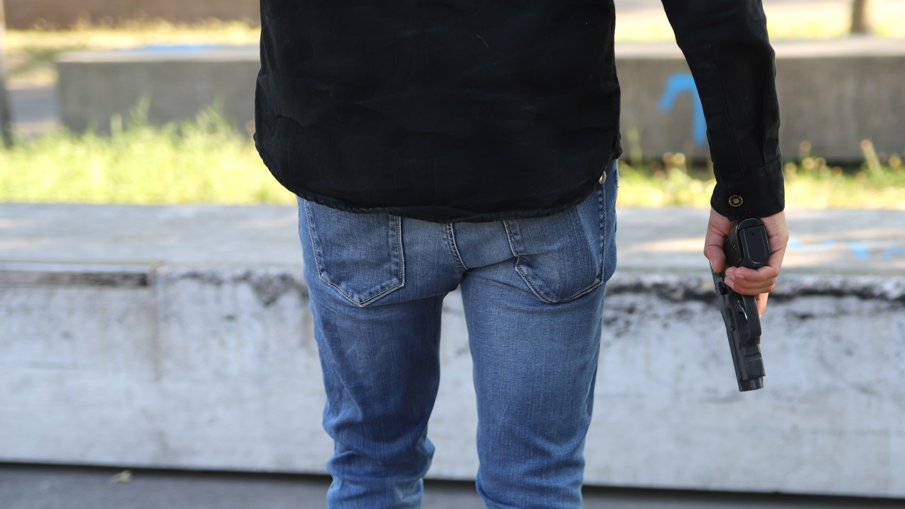 Près de Grenoble : dans le tramway, il exhibe un pistolet et menace de s'en sortir Près de Grenoble : dans le tramway, il exhibe un pistolet et menace de s'en sortir