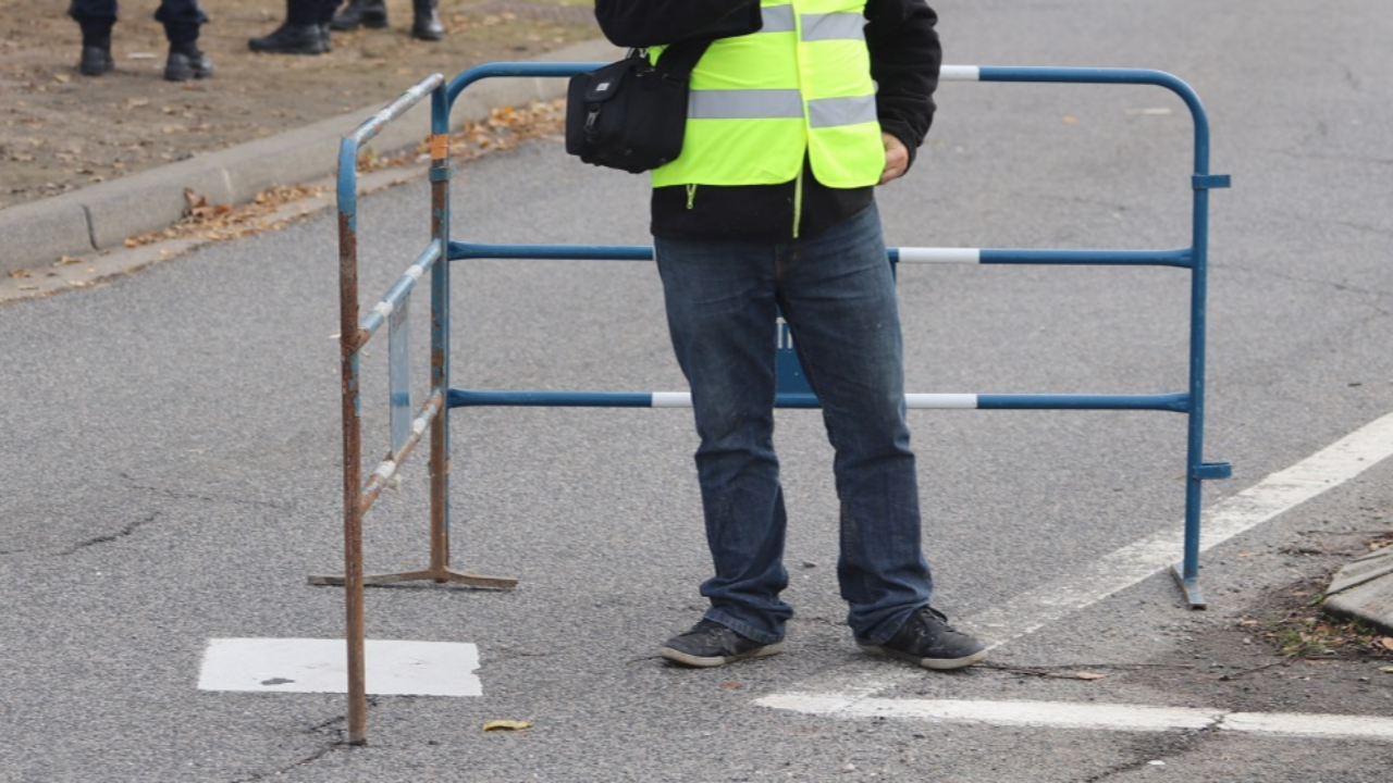 Près de Grenoble : des manifestants bloquent le centre de tri de La Tronche Près de Grenoble : des manifestants bloquent le centre de tri de La Tronche
