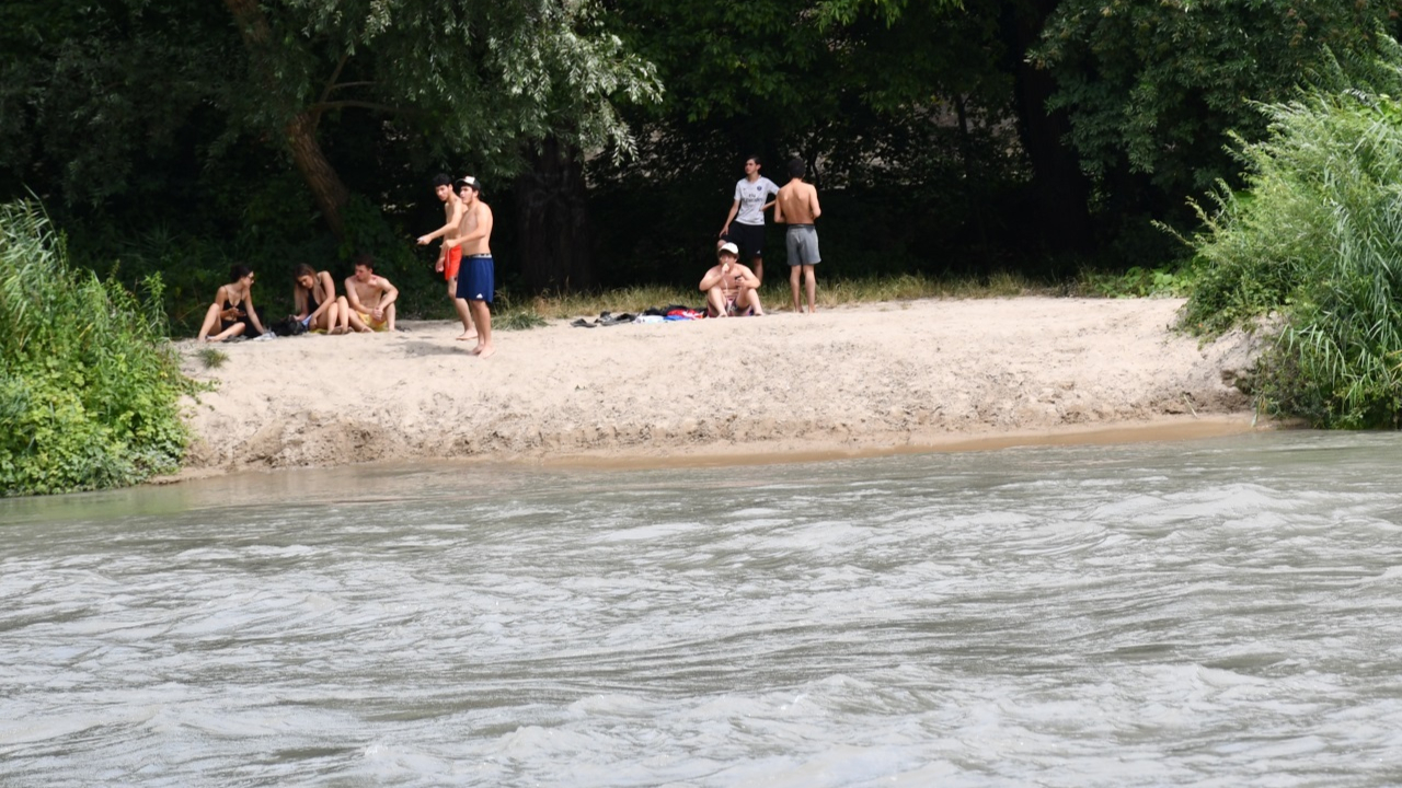 Pr&egrave;s de Grenoble : elle manque de se noyer, la police la verbalise pour baignade interdite