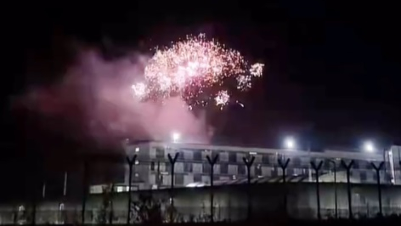 Près de Grenoble : un feu d'artifice tiré au pied de la prison de Varces Près de Grenoble : un feu d'artifice tiré au pied de la prison de Varces