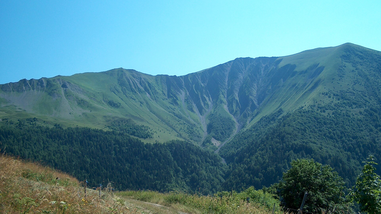 Randonnée mortelle dans le Taillefer : un homme retrouvé sans vie près de la Croix du Carrelet Randonnée mortelle dans le Taillefer : un homme retrouvé sans vie près de la Croix du Carrelet