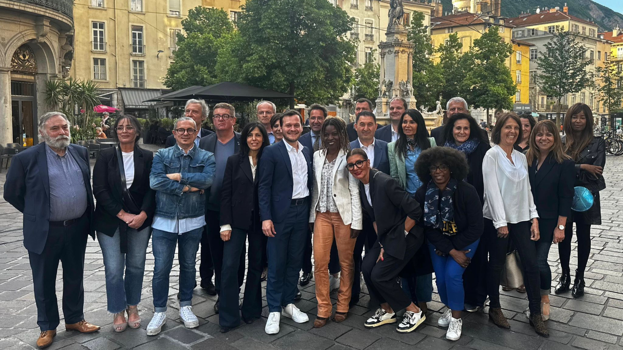 "Réconcilier Grenoble" : le plus gros collectif citoyen de Grenoble en appelle à Alain Carignon "Réconcilier Grenoble" : le plus gros collectif citoyen de Grenoble en appelle à Alain Carignon