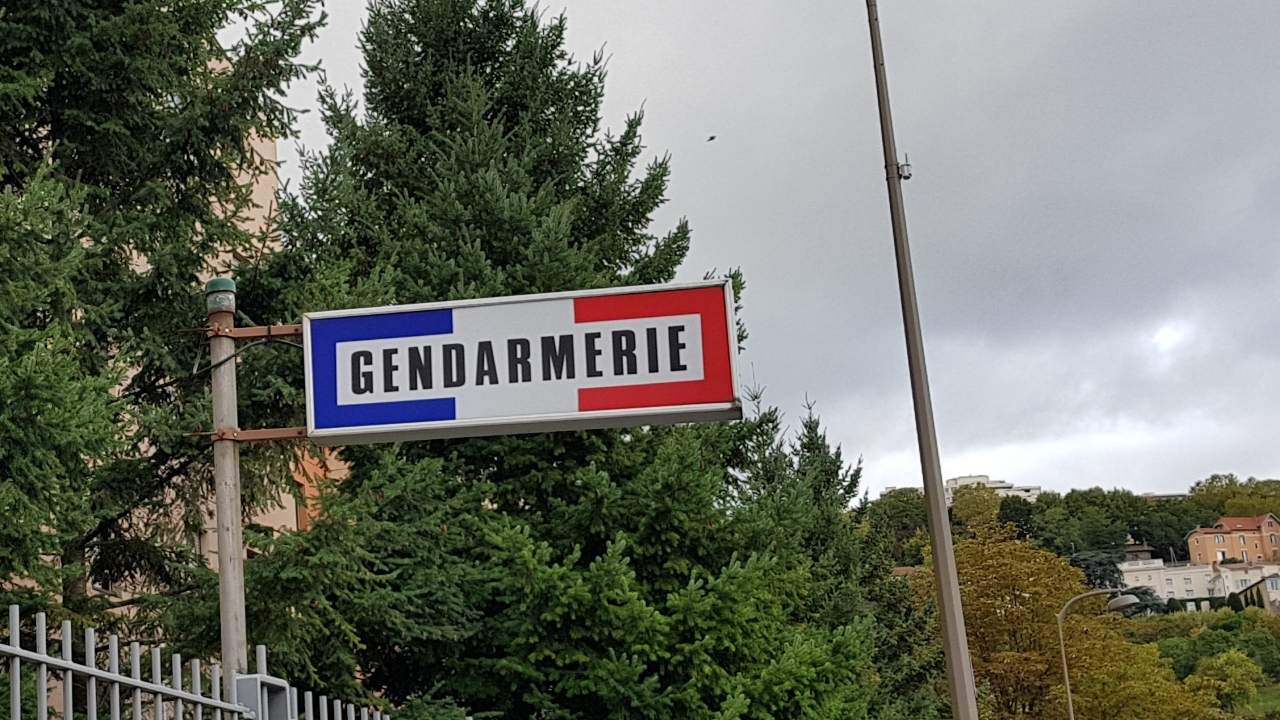 Tentative d'enl&egrave;vement d'une adolescente pr&egrave;s de Grenoble : un homme interpell&eacute;