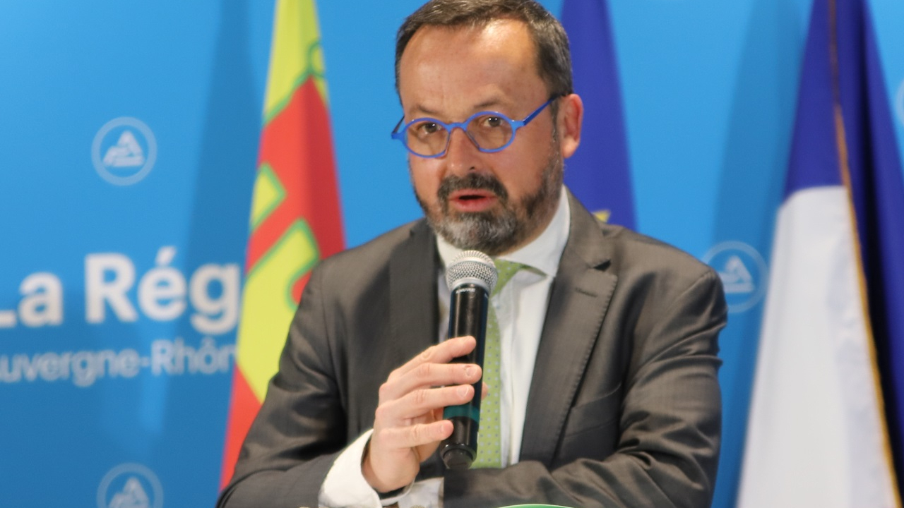 Un s&eacute;nateur s&rsquo;en prend au ministre de la Sant&eacute; Yannick Neuder sur ses nombreux d&eacute;placements en Is&egrave;re