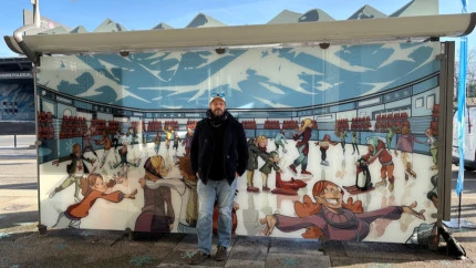 Grenoble : l’arrêt de bus Pôle Sud–Alpexpo se transforme en vitrine artistique et sportive