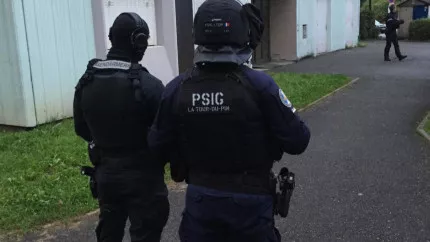 Près de Grenoble : le point de deal des tours Bayard démantelé Près de Grenoble : le point de deal des tours Bayard démantelé